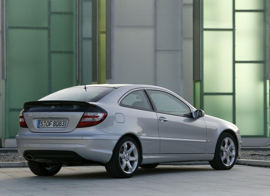  Mercedes-Benz C-Class Sportcoupe 2002 года  (фото 7 из 44)